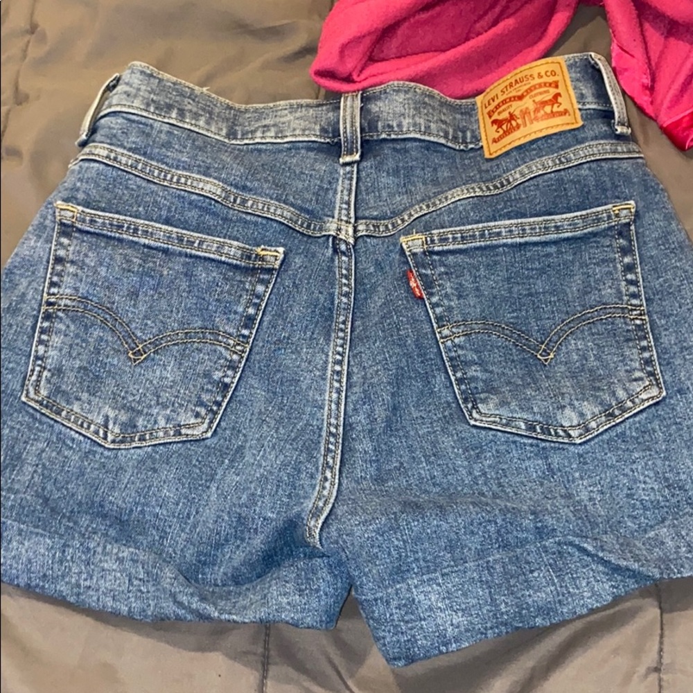 Levi’s High Rise mom shorts